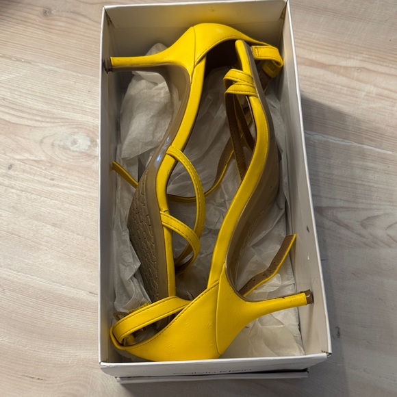 Calvin Klein Yellow Sandals - Picture 9 of 10